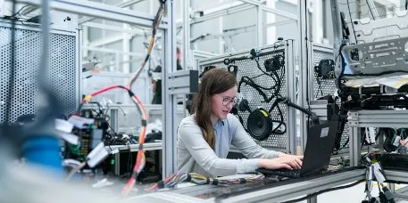 Manufacturing Efficiency: ERP Insights 1 Worker waiting for materials